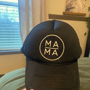 Mama Hat ✨
